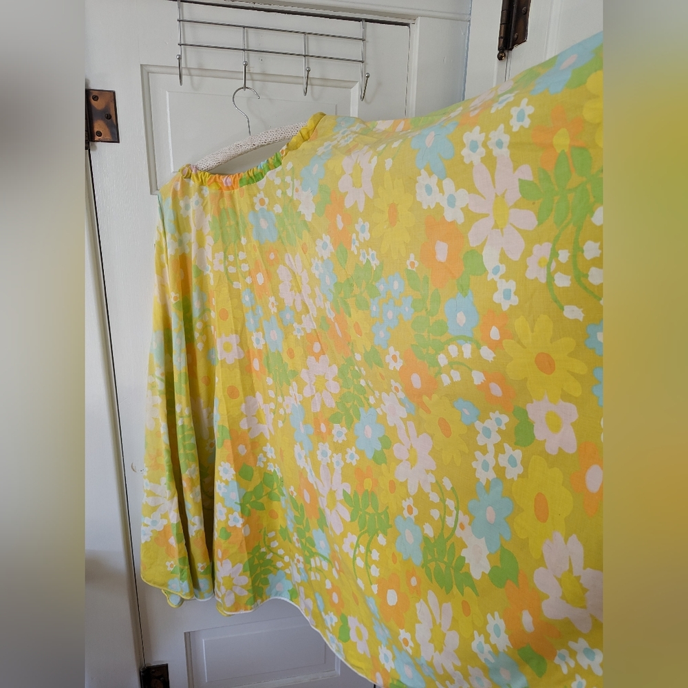 Vintage Handmade Upcycled Bedsheet MidCentury Mod Psychedelic Circle Skirt